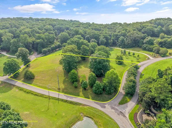 110 Conkinnon Dr, Lenoir City, TN 37772