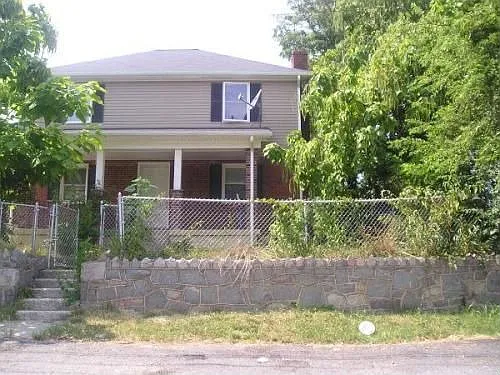 407 Abel Ave photo 1