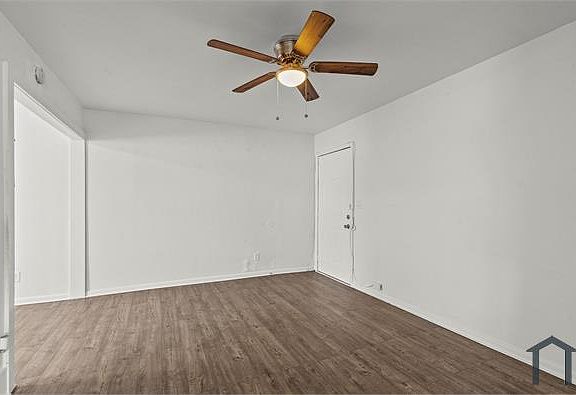 3rd image of 918 Winnie St #111L