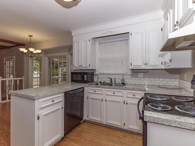 101 Bramblewood Dr — Photo 4