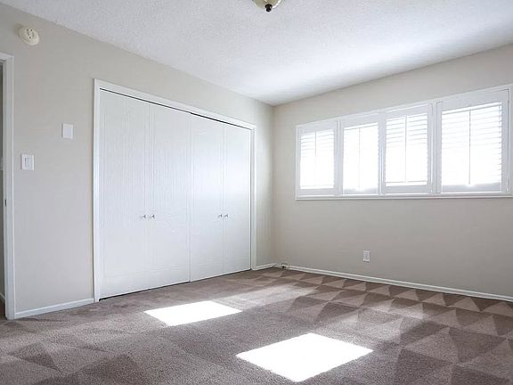 3rd image of 500 S Inglewood Ave #60627540
