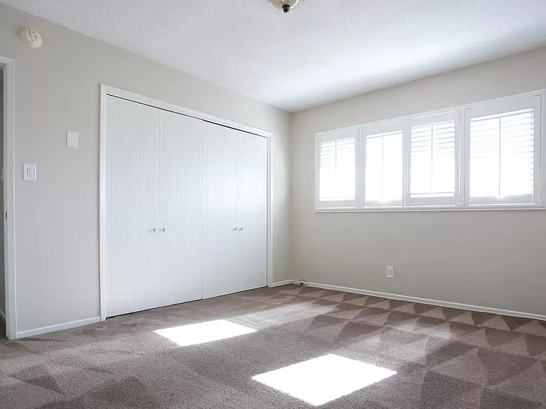 500 S Inglewood Ave — Photo 3