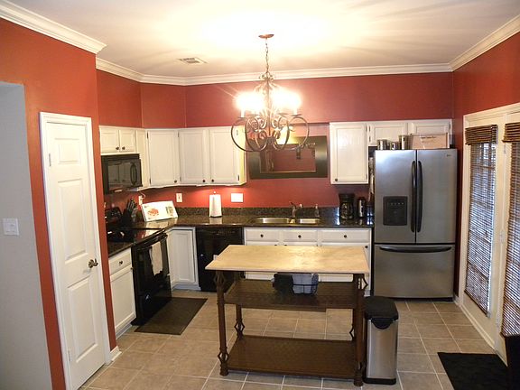 3rd image of 3200 Bellefontaine St APT 66
