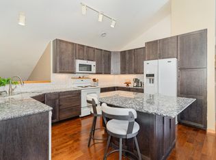 6704 Folkestone Rd #112, Saint Paul, MN 55124