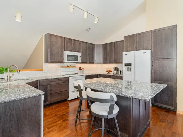 6704 Folkestone Rd #112, Saint Paul, MN 55124