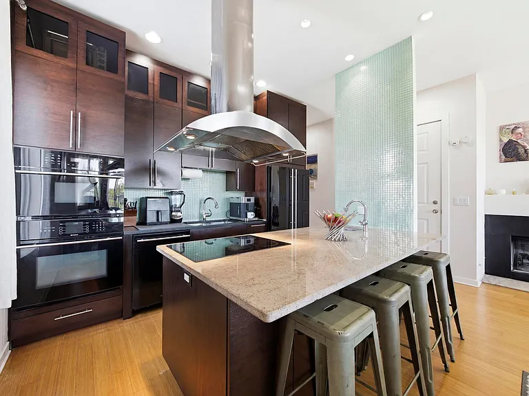 2642 W Chicago Ave #4 — Photo 7