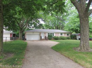 3958 Joslyn Rd, Orion, MI 48359