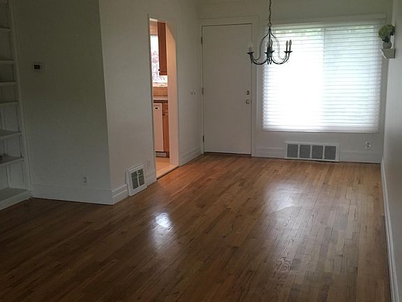 5th image of 1019 N Old Woodward Ave