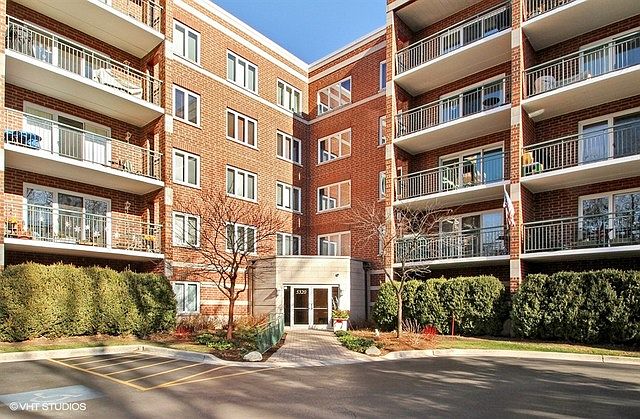 1st image of 5320 N Lowell Ave APT 310