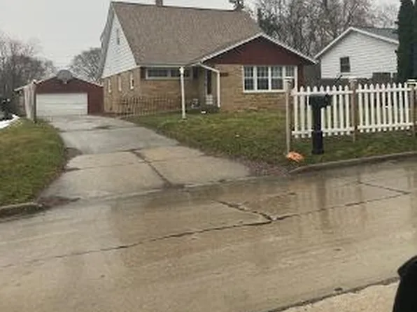 6336 North 104th STREET, Milwaukee, WI 53225