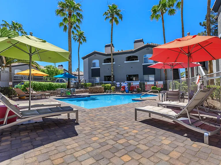 VITAMIN D LOUNGE