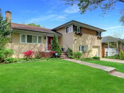 262-55 Grand Central Parkway, Flushing, NY, 11362