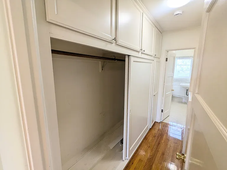 5671 S San Vicente Blvd #D — Photo 11