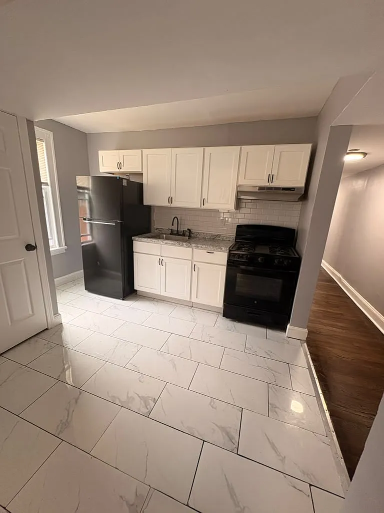 424 Ferry St — Photo 2