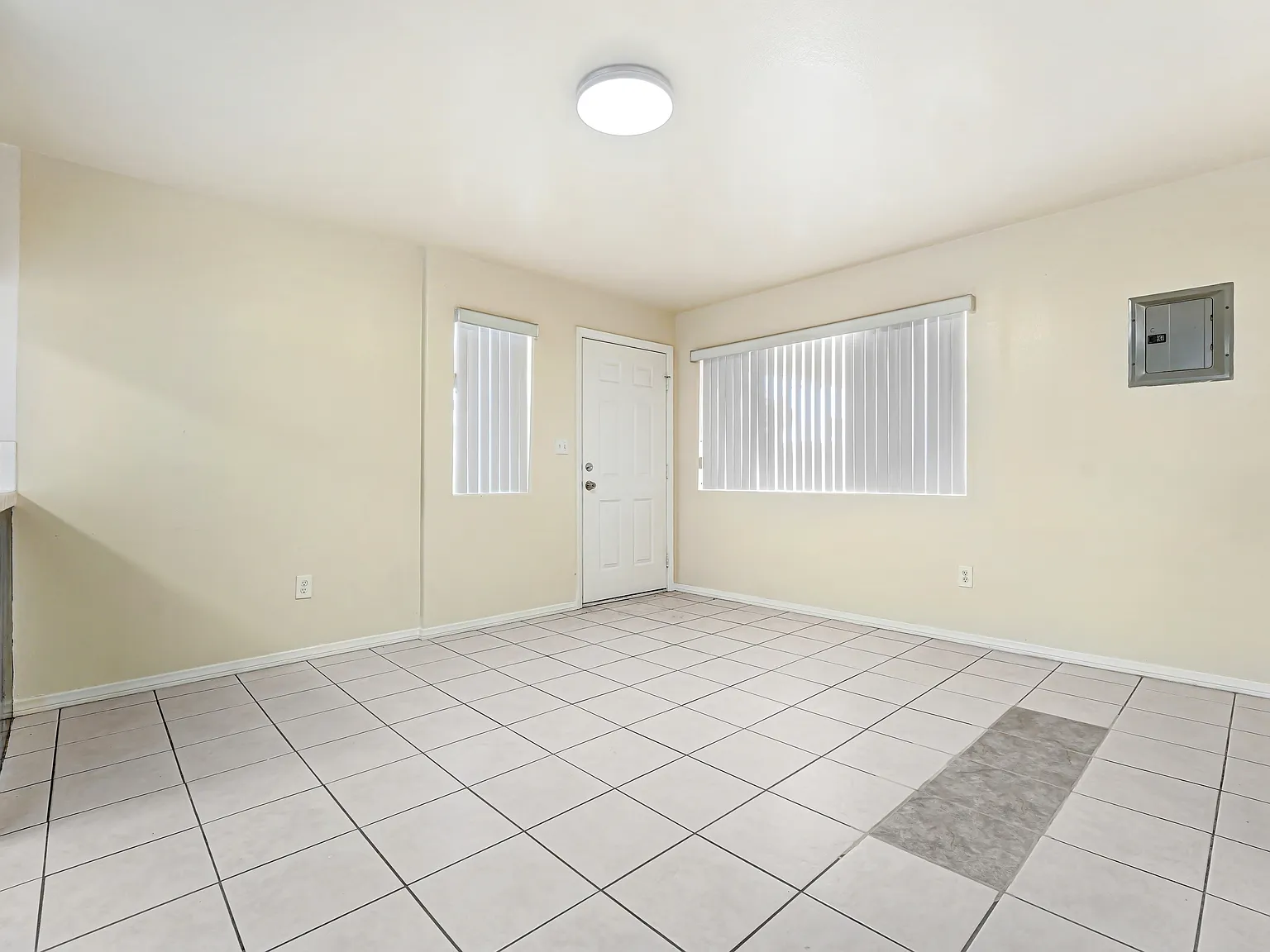 2 bed, 800 sqft, $2,150 — Photo 3
