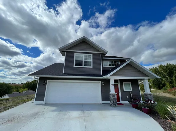 102 Laura Ln, Fergus Falls, MN 56537