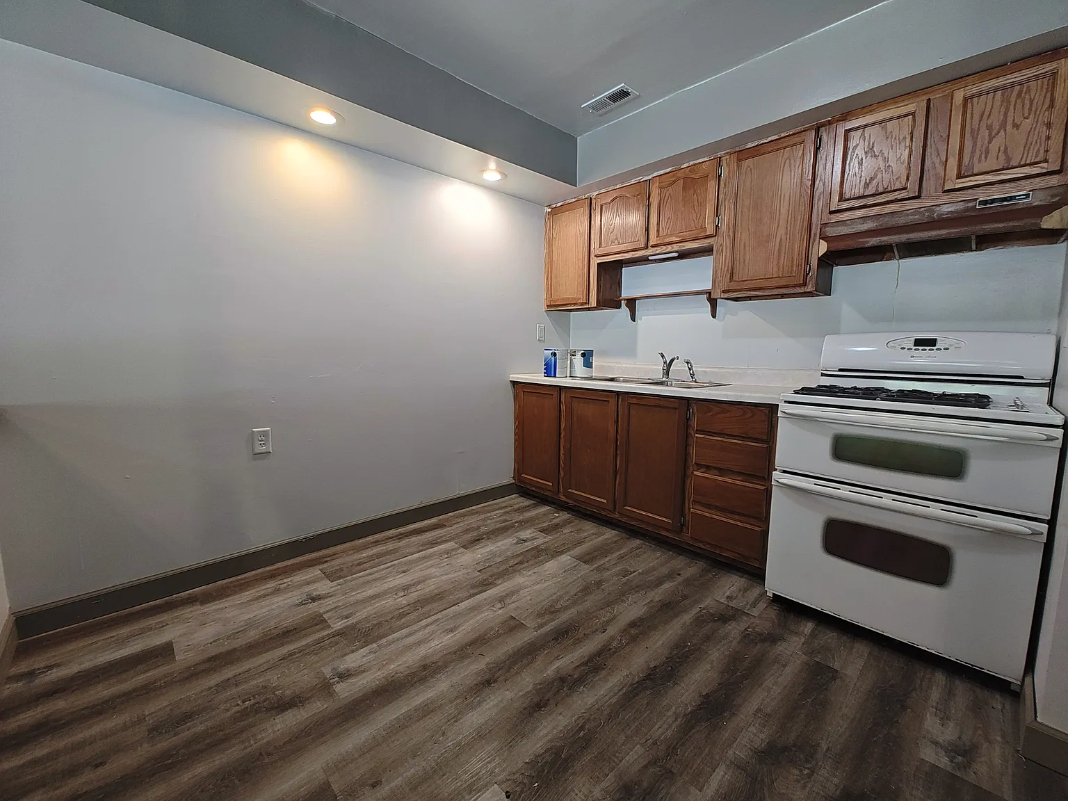 2 bed, 768 sqft, $1,000 — Photo 4