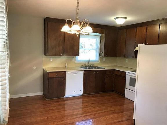 4th image of 2372 Starbrooke Dr