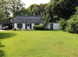98 Turnpike Ave, Portsmouth, RI 02871