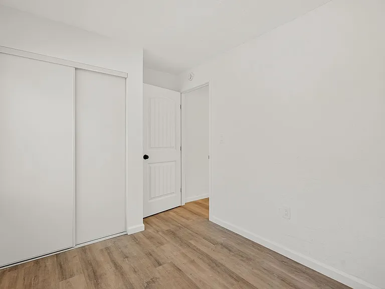 1023 W Congress St — Photo 14