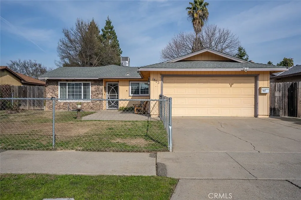 1863 Shadowbrook Dr photo 1