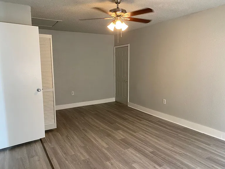 12421 Trailing Oaks St — Photo 4