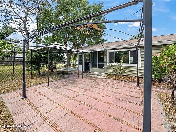 3rd image of 1313 Ethel Cir NE #1313