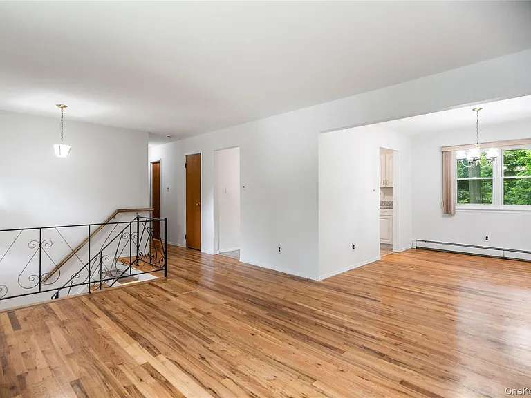 39 Wolfhollow Rd — Photo 7