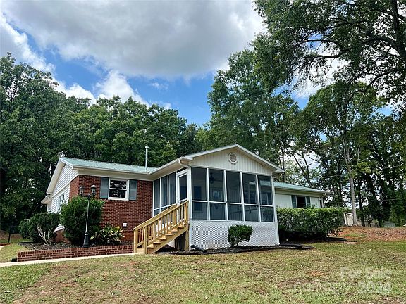 3rd image of 5667 E Hillsdale Dr