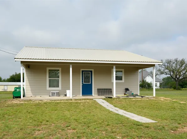 805 Hutchings St, Goldthwaite, TX 76844