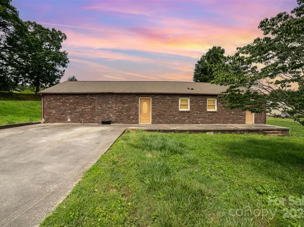 3685 Curleys Fish Camp Rd, Connelly Springs, NC 28612