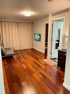 Rented by E Realty International Corp | media 7