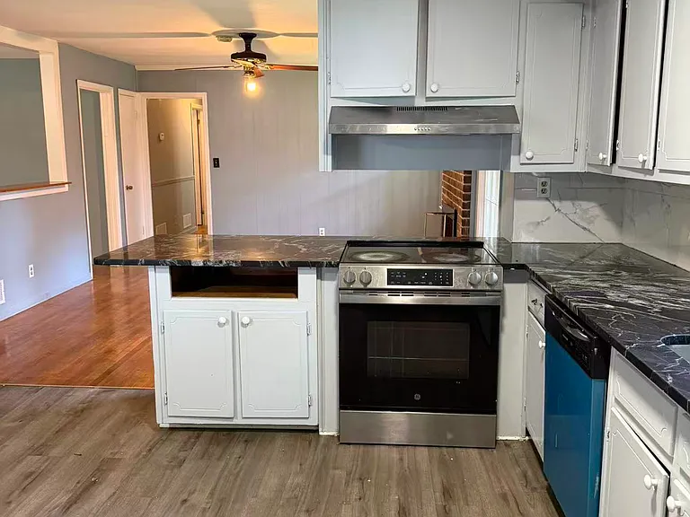 1487 Pine St — Photo 7