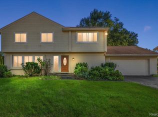 5071 Patrick Rd, West Bloomfield, MI 48322