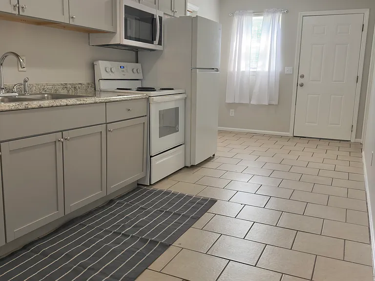 2815 S 6th St #2 — Photo 11