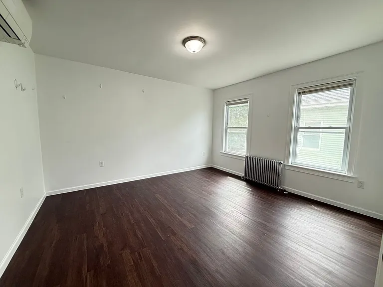 81 Alder St #A — Photo 10