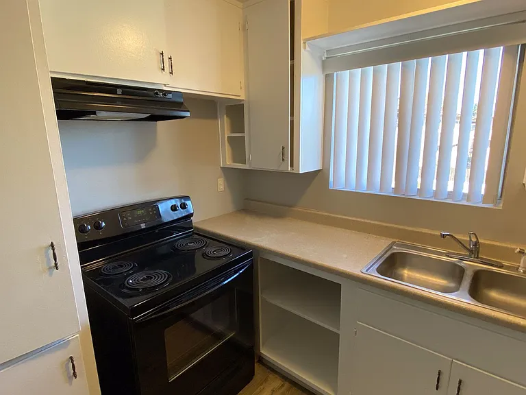 798 McClure St. — Photo 24