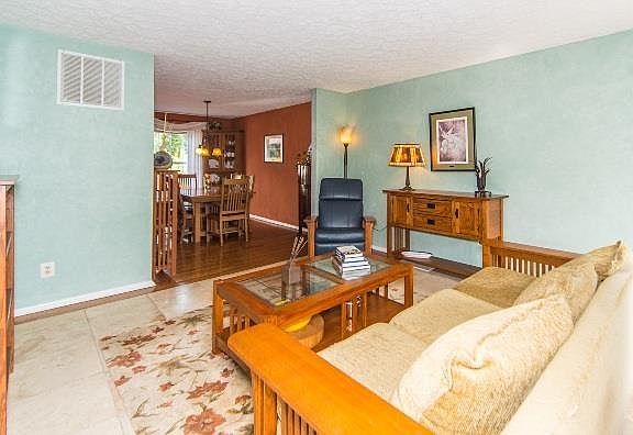 5th image of 15563 Revere Dr