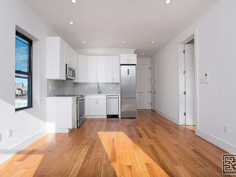 372 Saint Johns Pl #53 — Photo 2