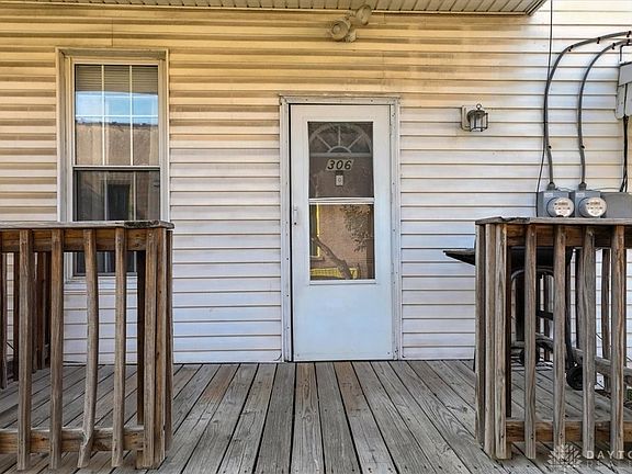 4th image of 306-308 Warren St #306