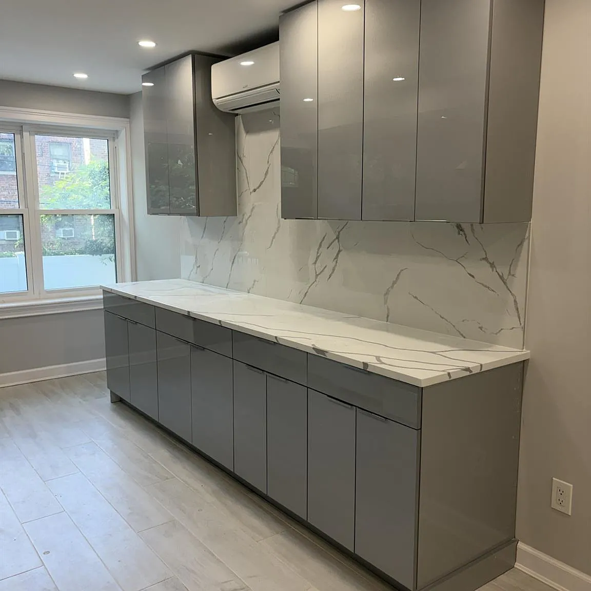 3 bed, 3.0 bath, 2943 sqft, $4,200 — Photo 4