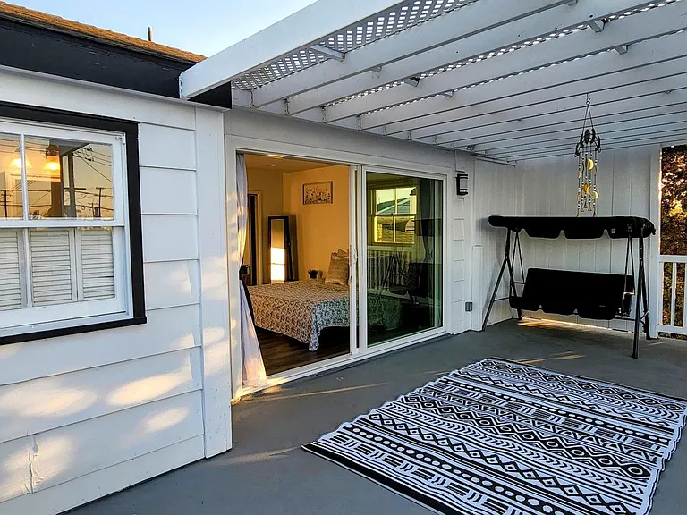 2548 E Wilson Ave — Photo 31