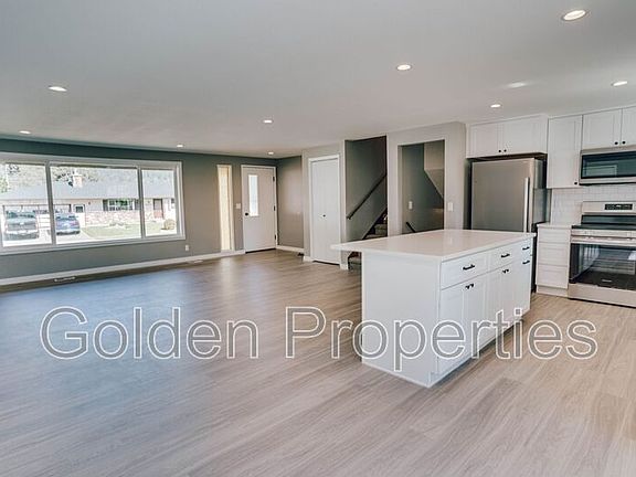 4th image of 3703 E Pine Hill Dr