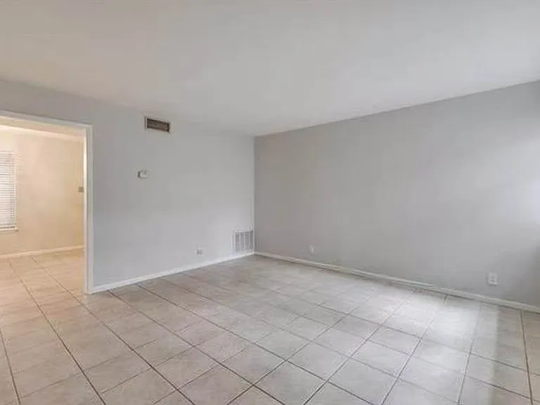 7409 Shadow Hill Dr #101 — Photo 3