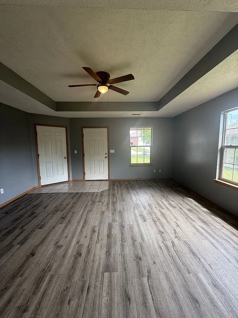 Building Photo - 3839 S Timbercreek Ave