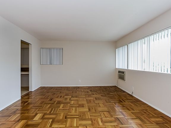3rd image of 230 S Del Mar Ave APT 04