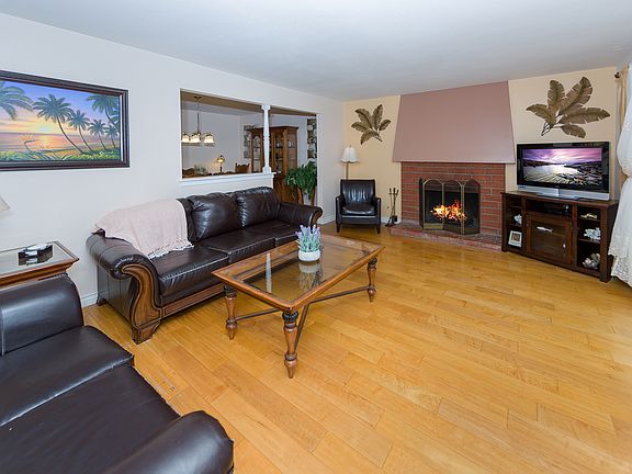 4th image of 27117 Langside Ave