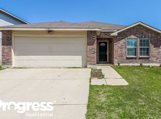 1729 Diamond Lake Trl, Justin, TX 76247