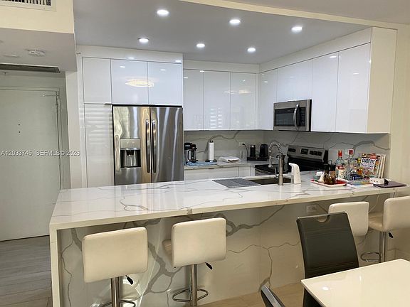 3rd image of 5601 Collins Ave APT 622