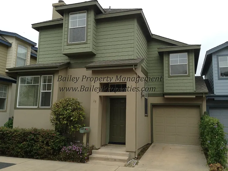 19 Mary Case Ln — Photo 1